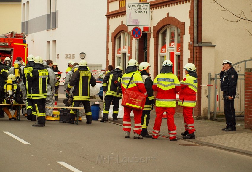 Weisses Pulver im Buero gefunden Koeln Porz Mitte Hauptstr P119.JPG